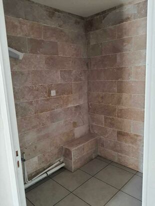 Salle de bain travertin